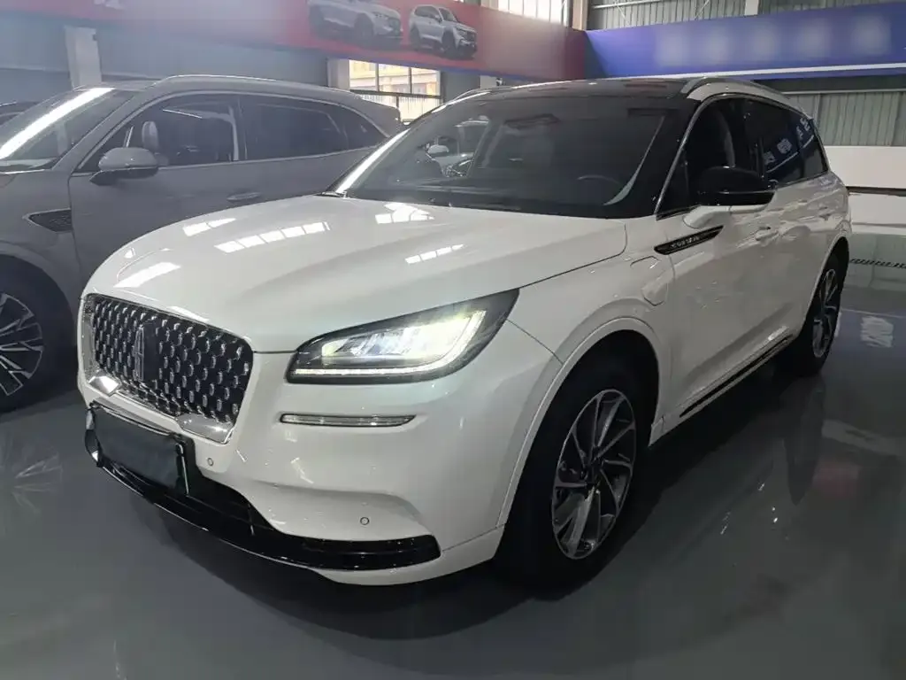 Lincoln Corsair Hybrid — фото 1