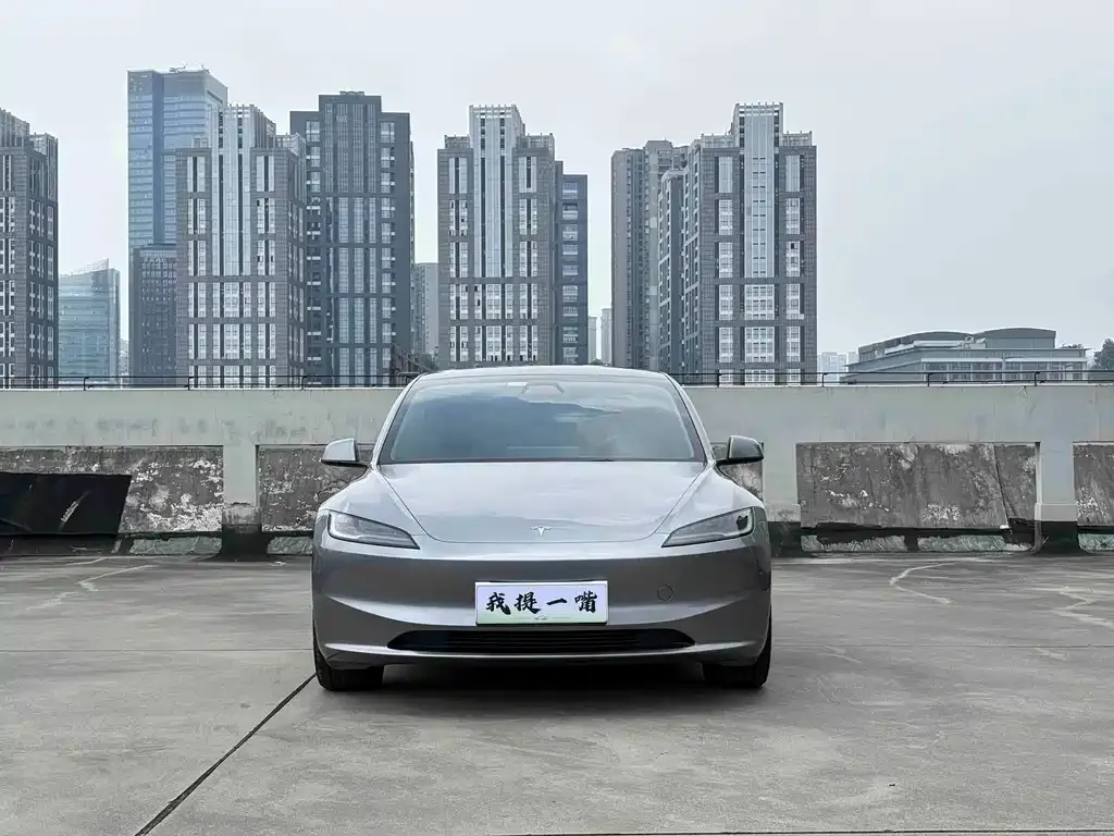Tesla Model 3 — фото 7
