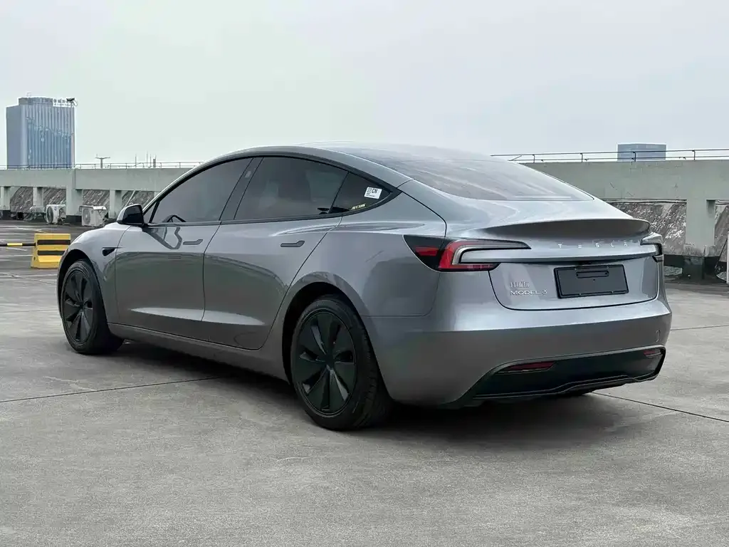 Tesla Model 3 — фото 2
