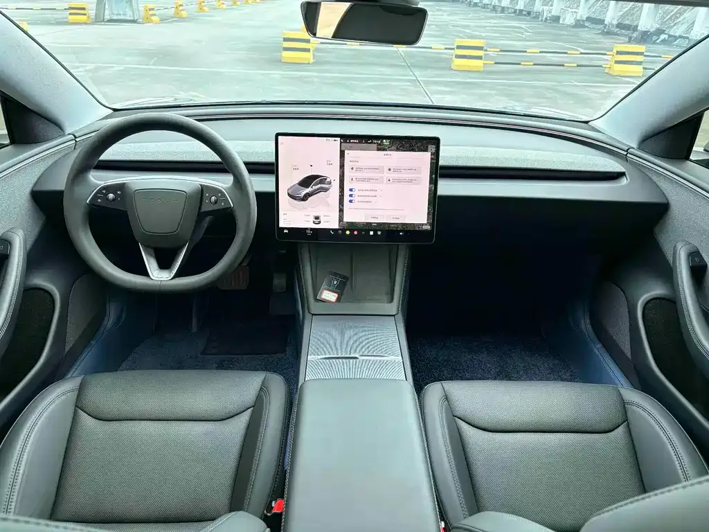 Tesla Model 3 — фото 9