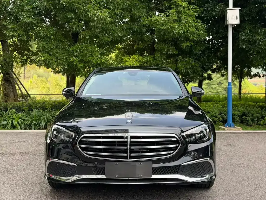 Mercedes-Benz E-Class — фото 7