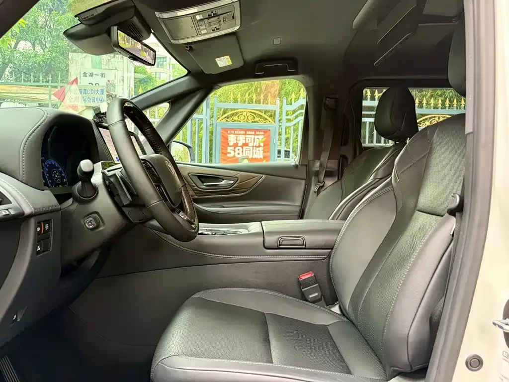 Toyota Alphard — фото 7