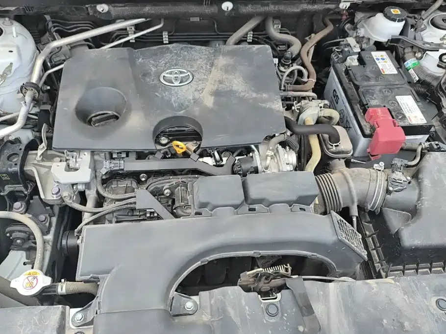 Toyota RAV4 — фото 8