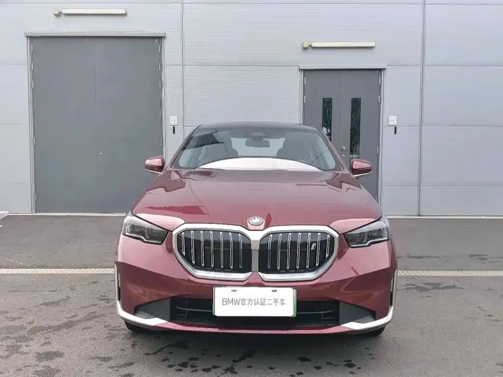 BMW i5 — фото 2