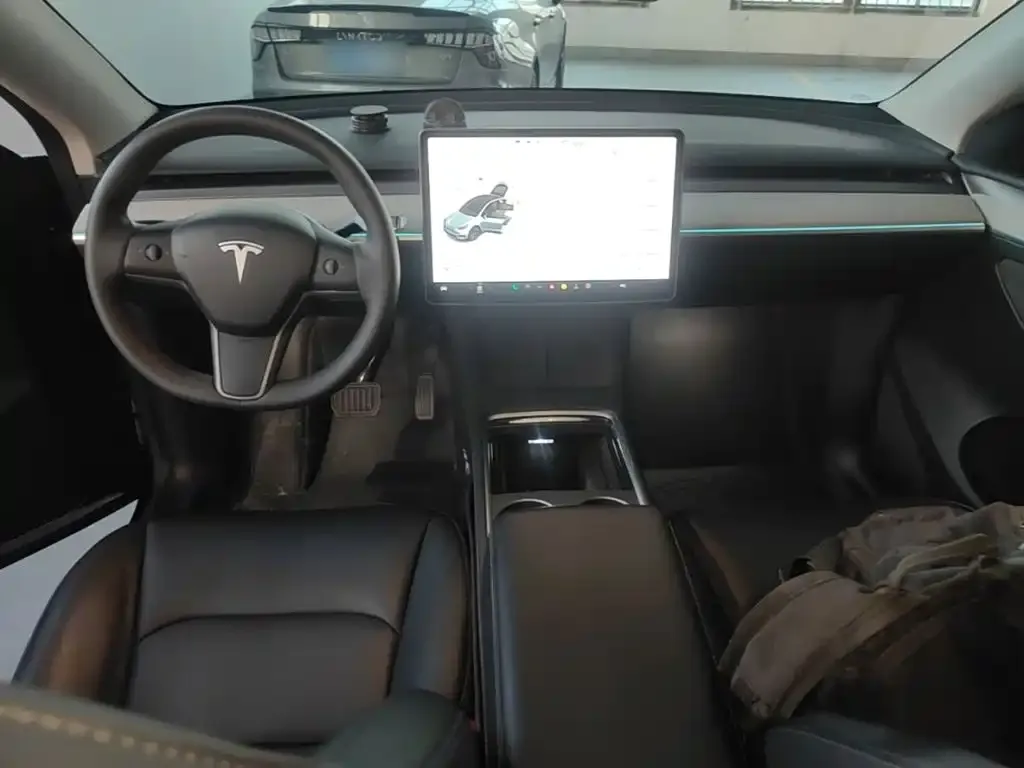 Tesla Model Y — фото 3