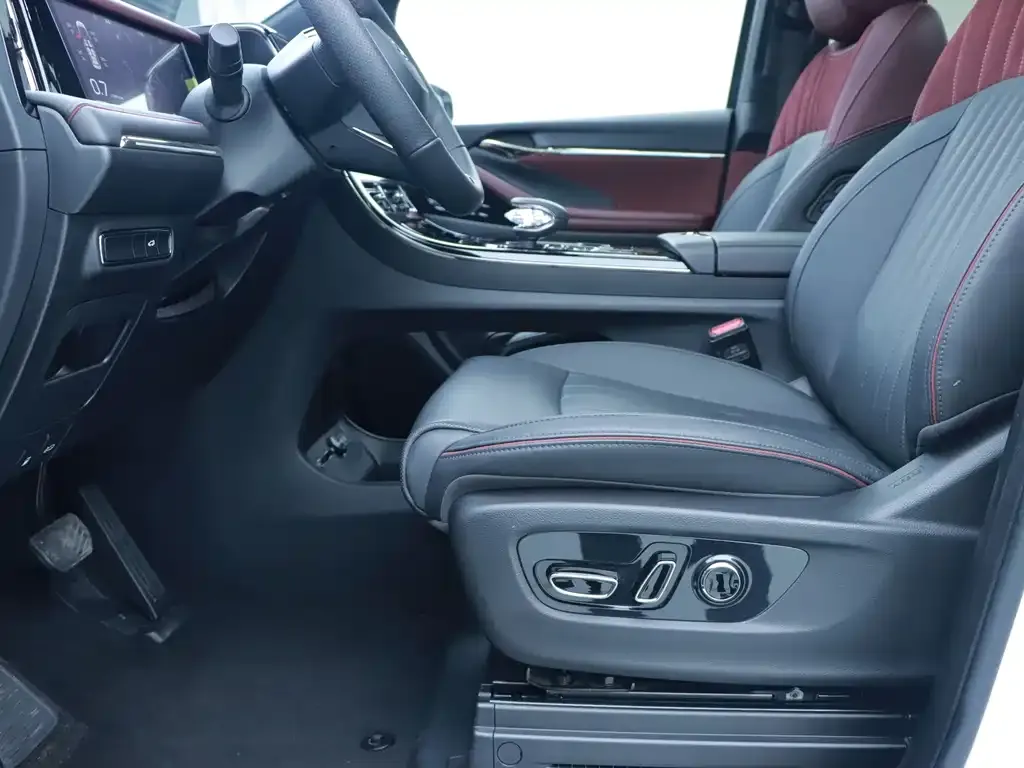 GAC Motor Trumpchi M8 — фото 10