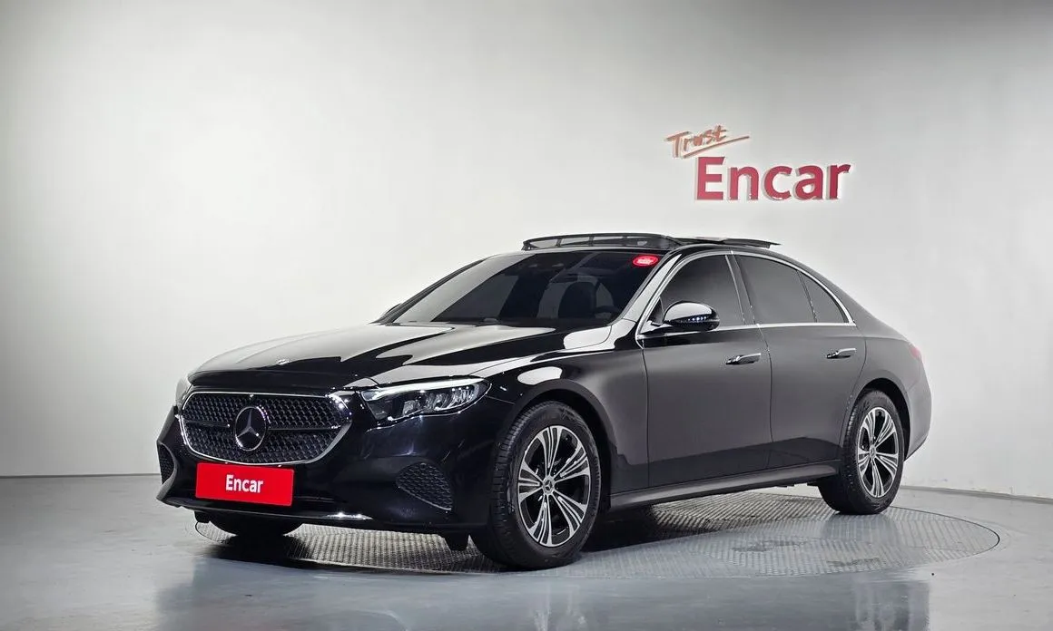 Mercedes-Benz E-Class — фото 1