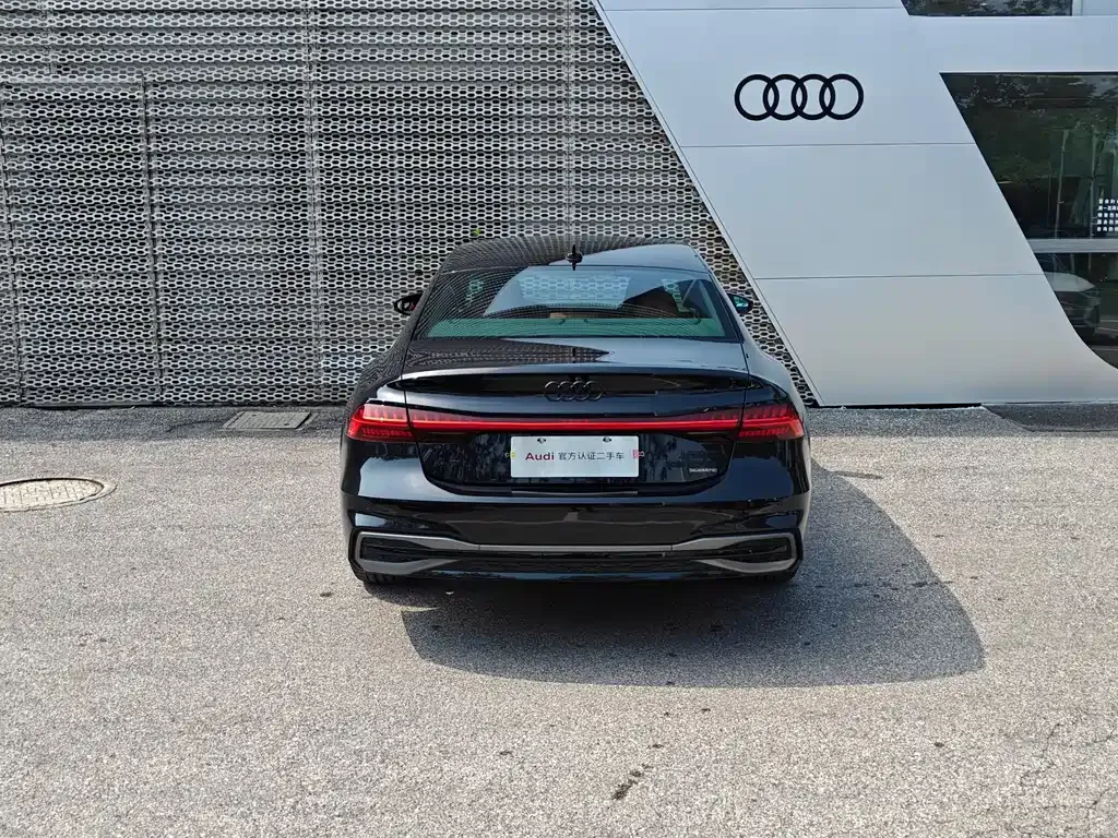 Audi A7L — фото 9