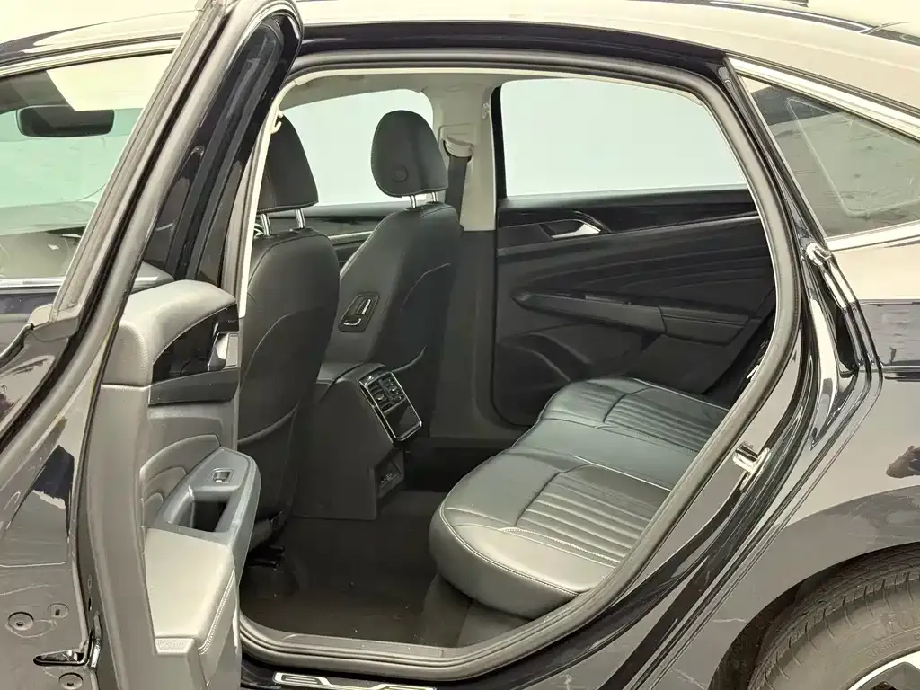 Volkswagen Passat — фото 7
