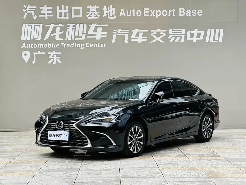Lexus ES — фото 1