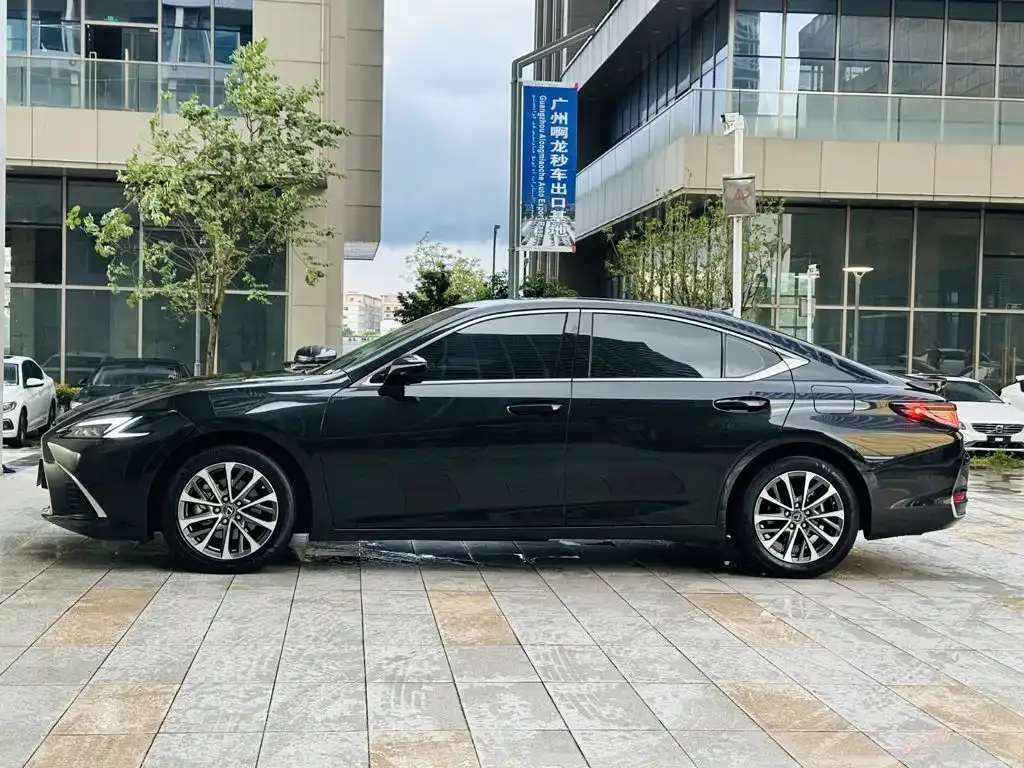 Lexus ES — фото 6