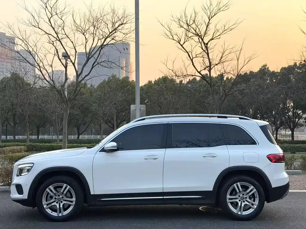 Mercedes-Benz GLB — фото 5