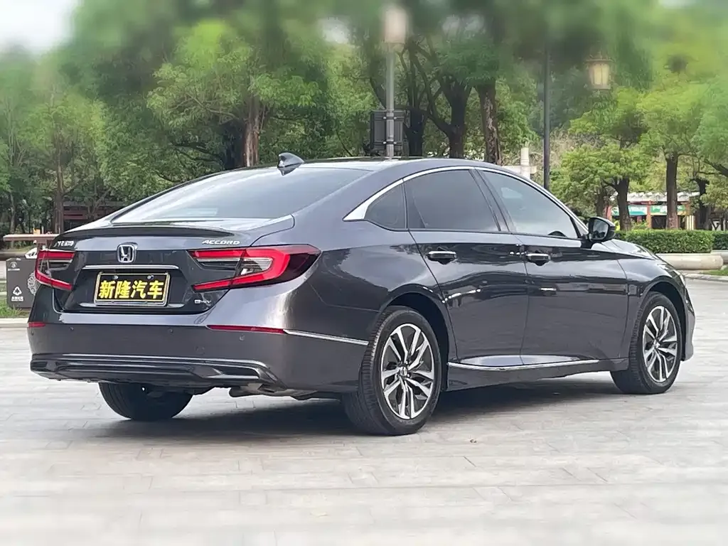 Honda Accord — фото 7