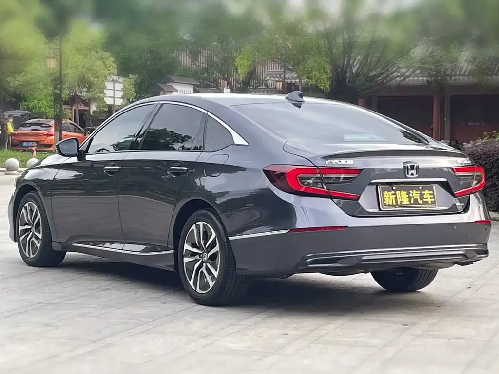 Honda Accord — фото 6
