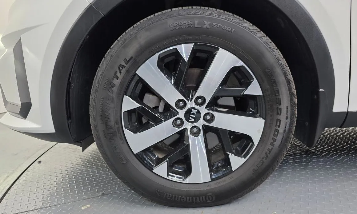 Kia Sorento — фото 6