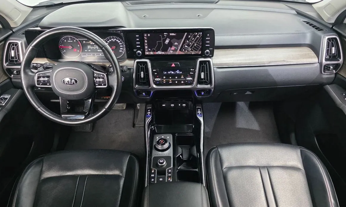 Kia Sorento — фото 8