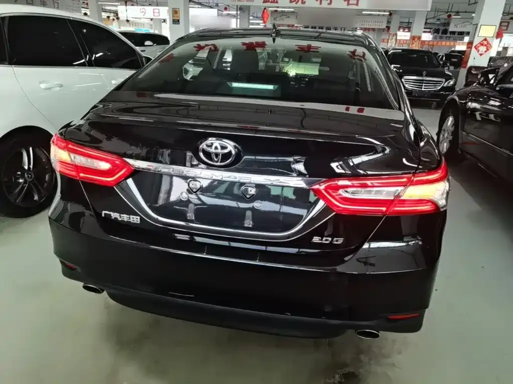 Toyota Camry — фото 7