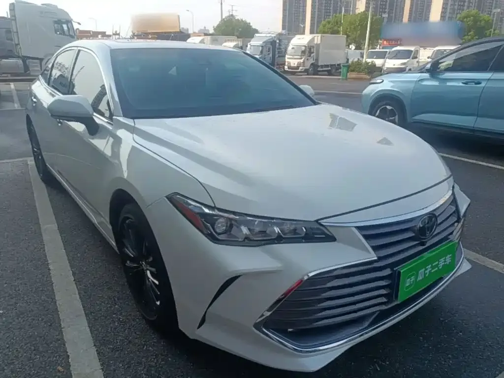 Toyota Avalon — фото 10