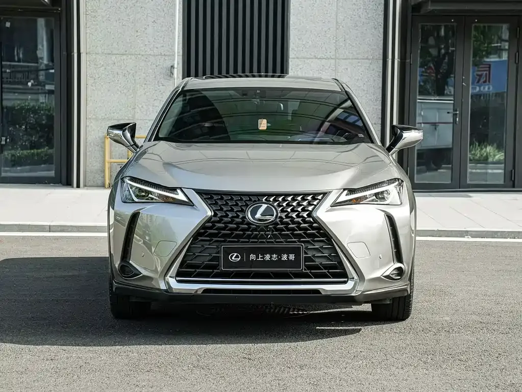 Lexus UX — фото 4