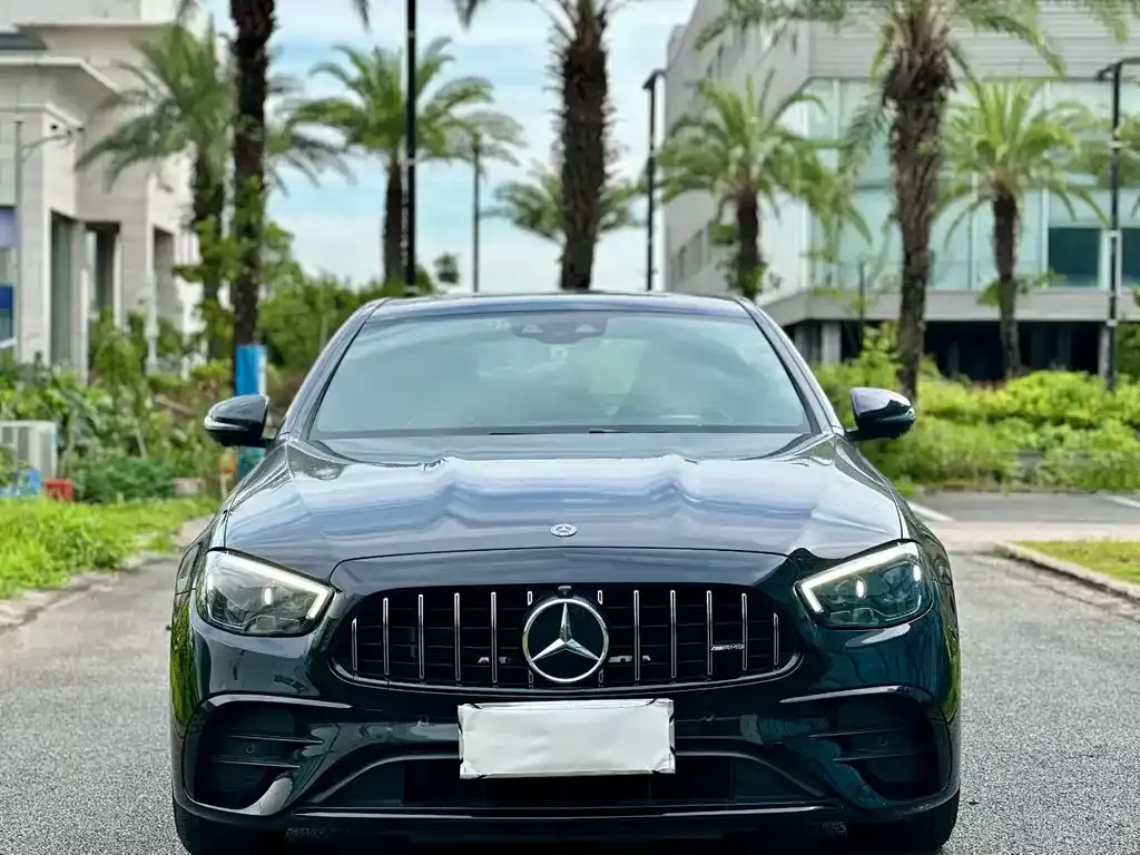 Mercedes-Benz E-Class AMG — фото 1