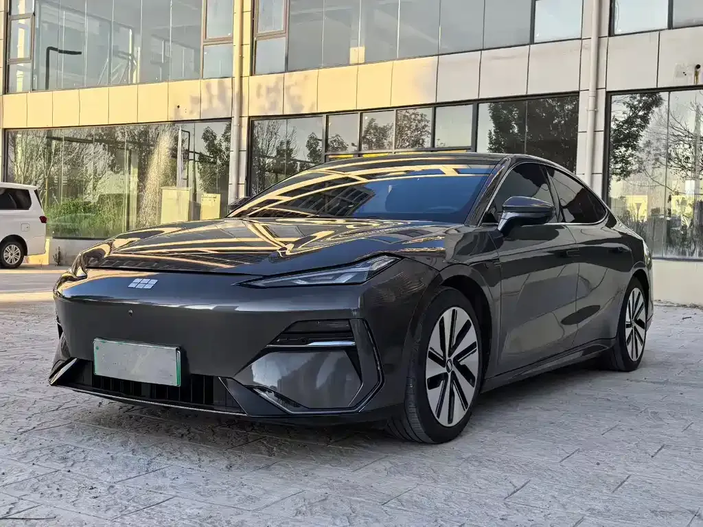 Geely Galaxy E8 — фото 1