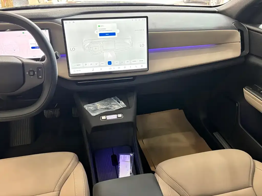 Volvo XC70 Plug-in Hybrid — фото 4