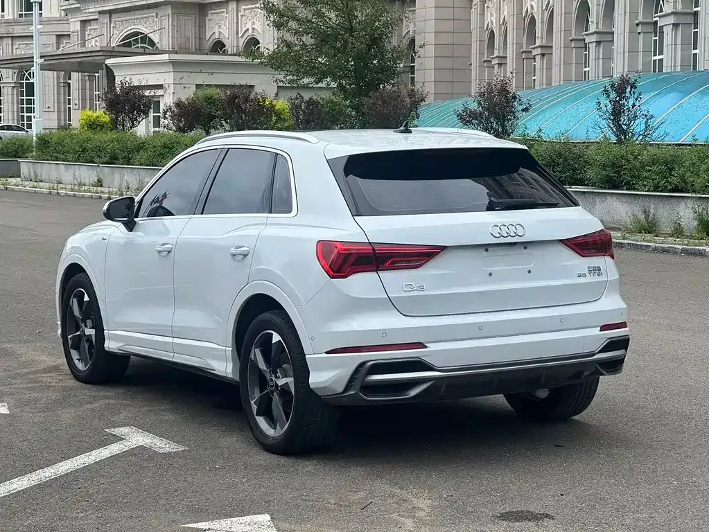 Audi Q3 — фото 6
