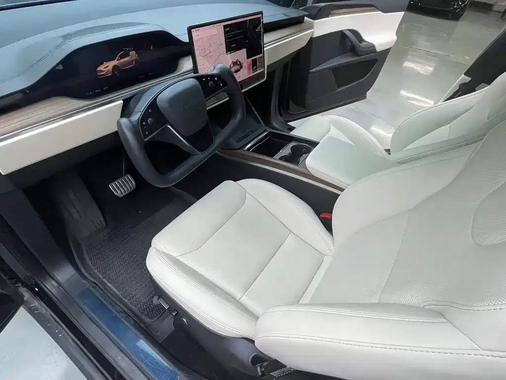 Tesla Model X — фото 9