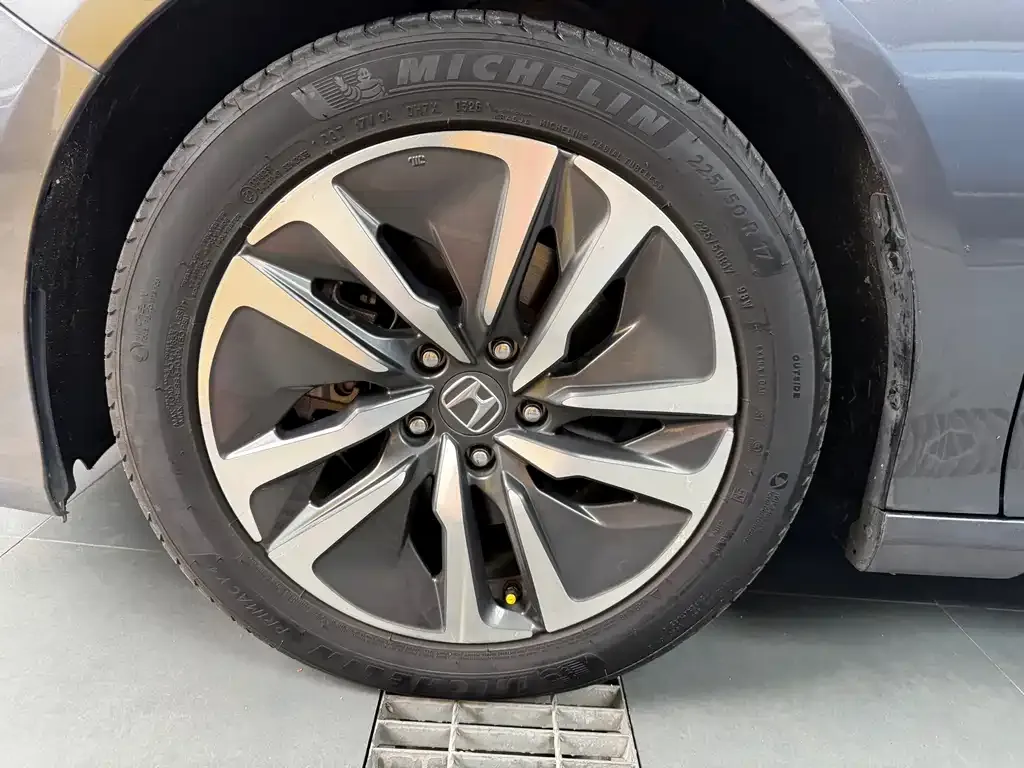 Honda Accord — фото 5