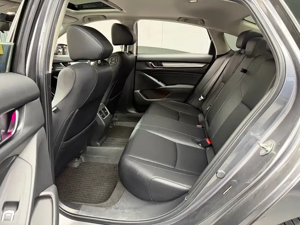 Honda Accord — фото 6