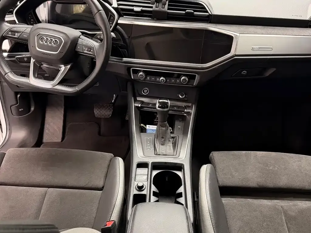 Audi Q3 — фото 10