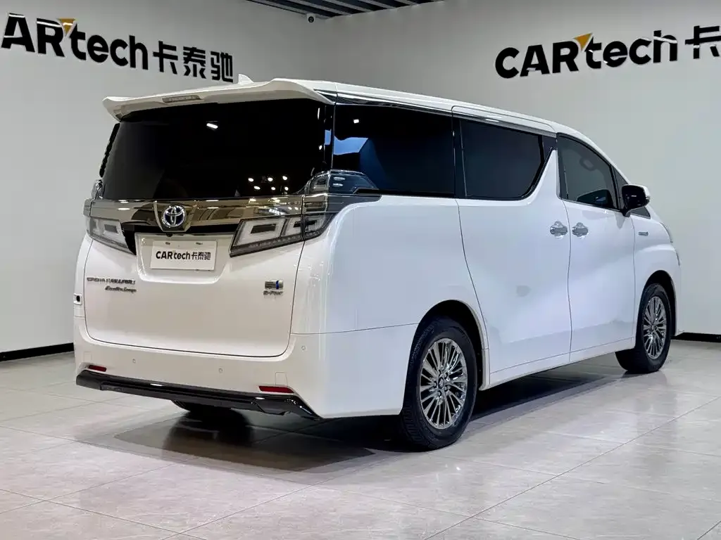 Toyota Vellfire — фото 7