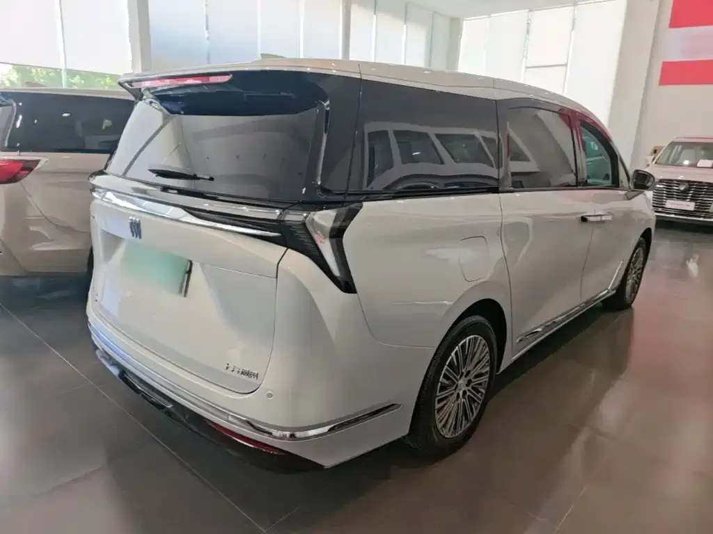 Buick GL8 Hybrid — фото 10