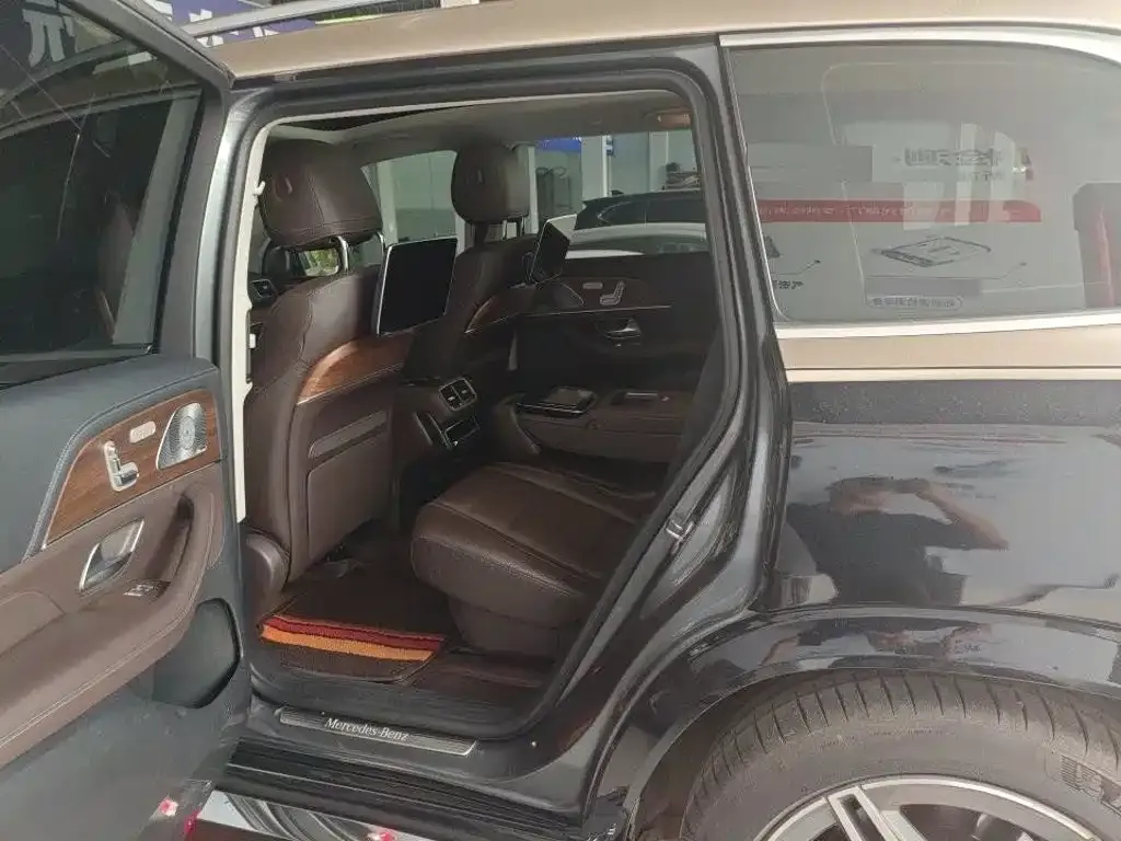 Mercedes-Benz GLS — фото 9