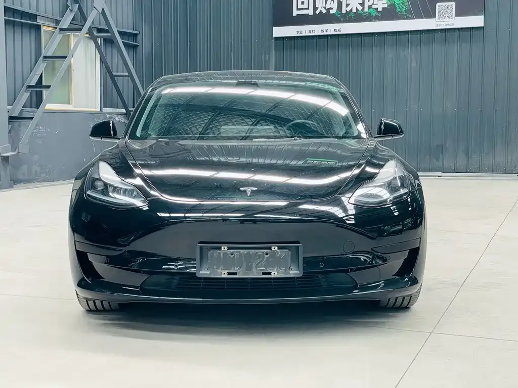 Tesla Model 3 — фото 9