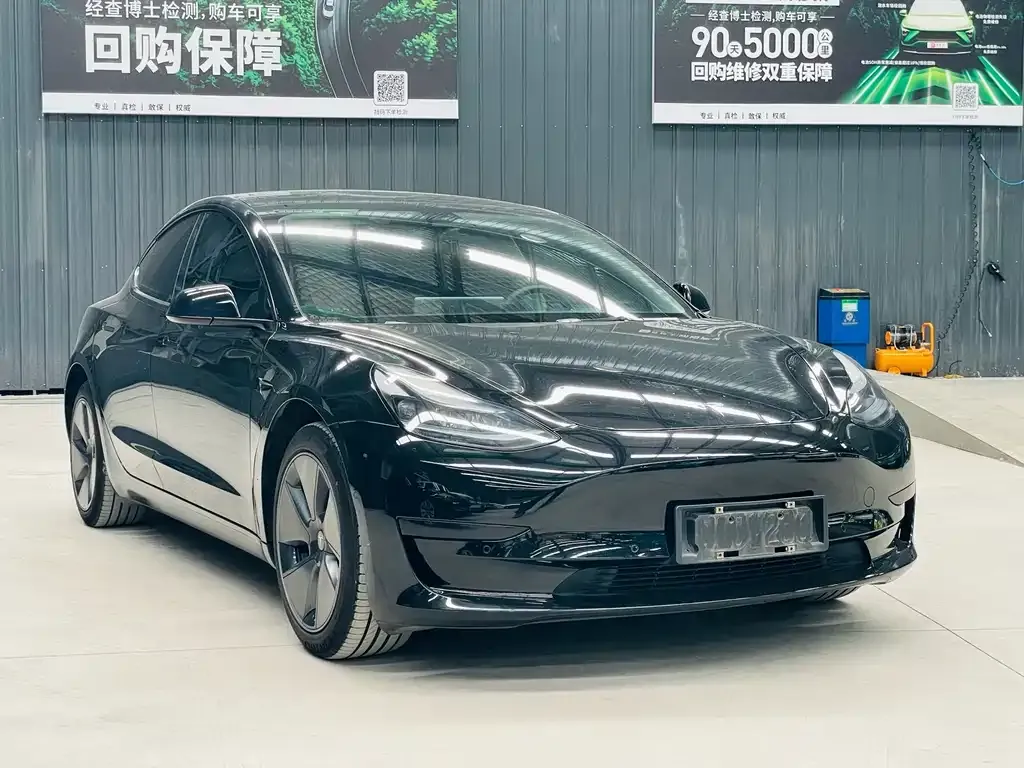 Tesla Model 3 — фото 3