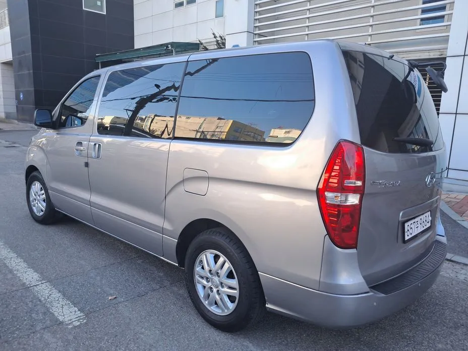 Hyundai Starex — фото 5