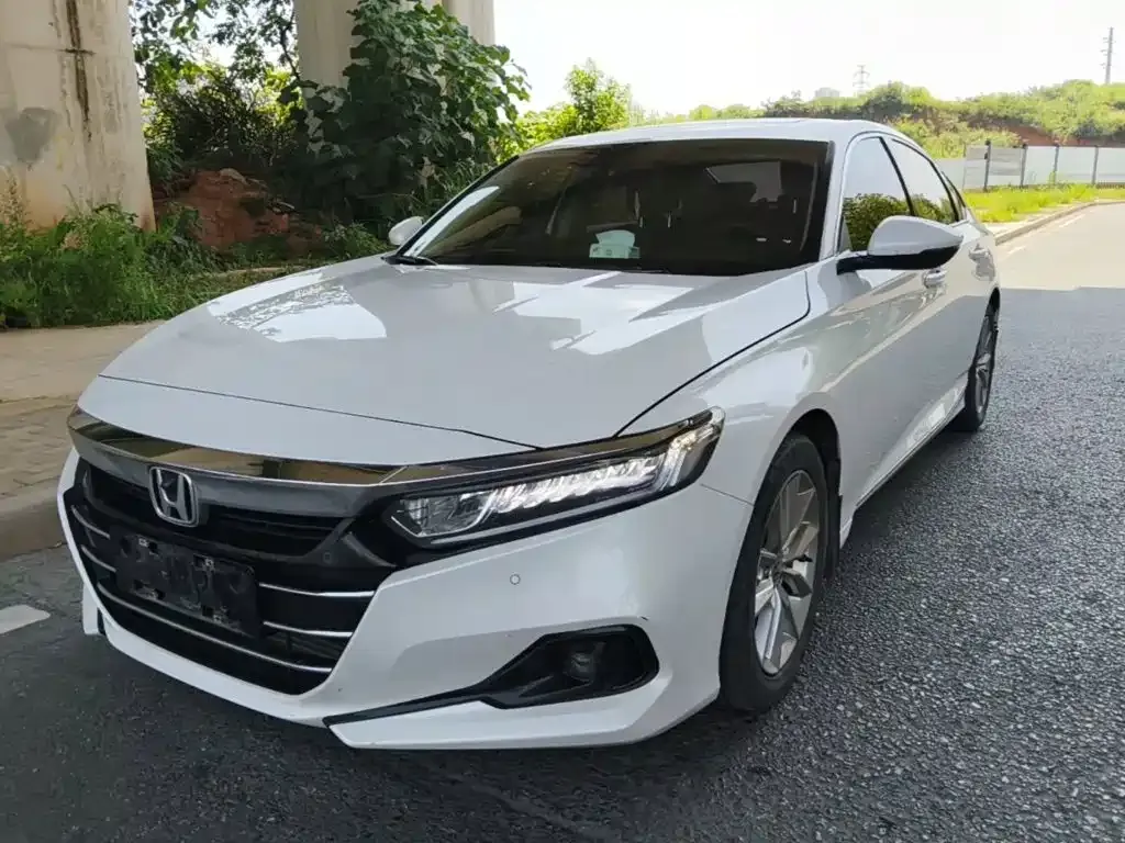 Honda Accord — фото 1