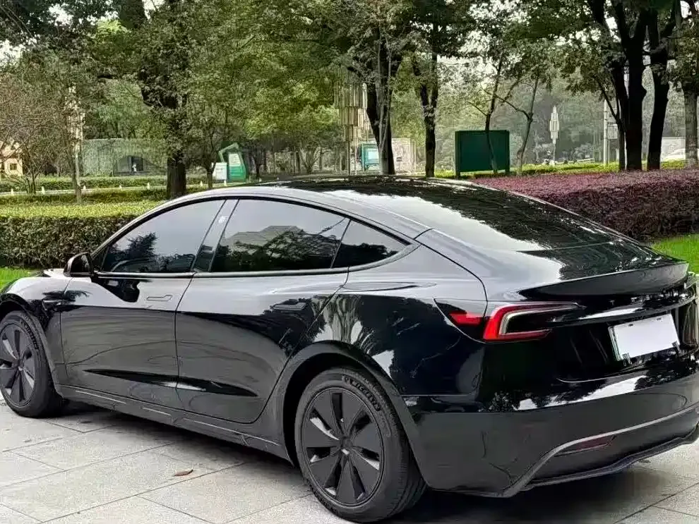 Tesla Model 3 — фото 3