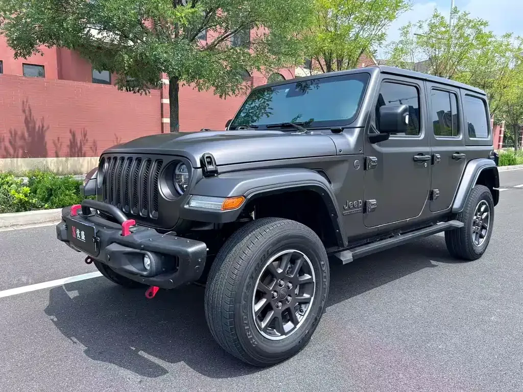 Jeep Wrangler — фото 1