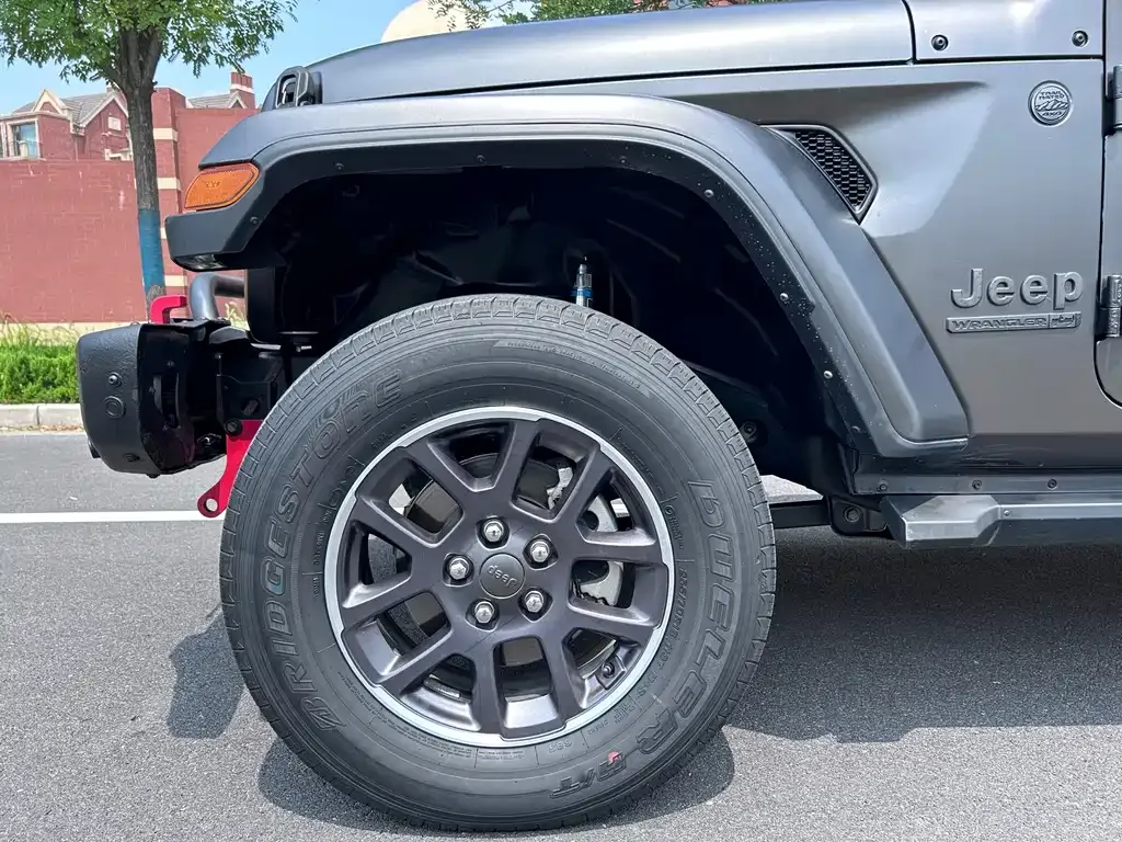 Jeep Wrangler — фото 4