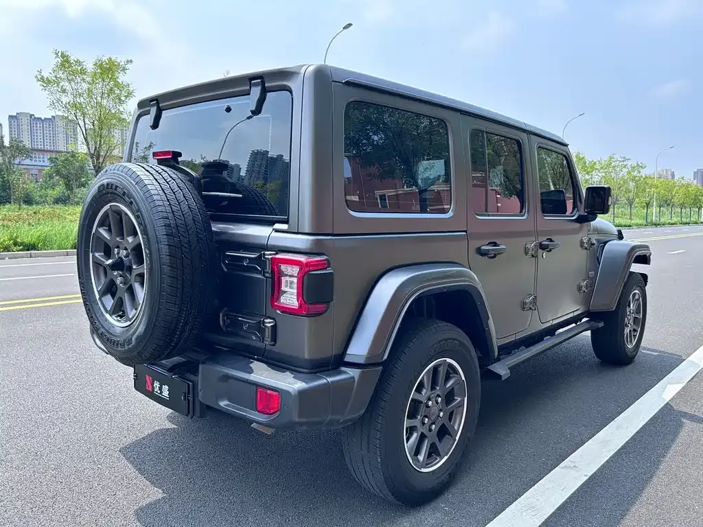Jeep Wrangler — фото 5