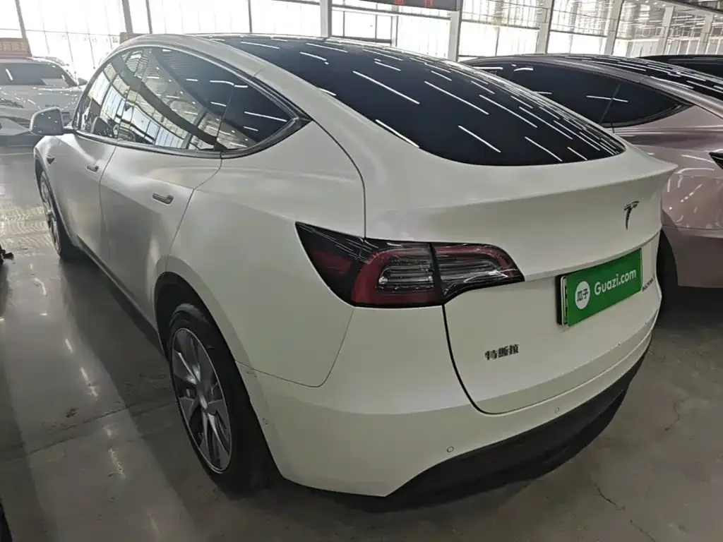 Tesla Model Y — фото 5