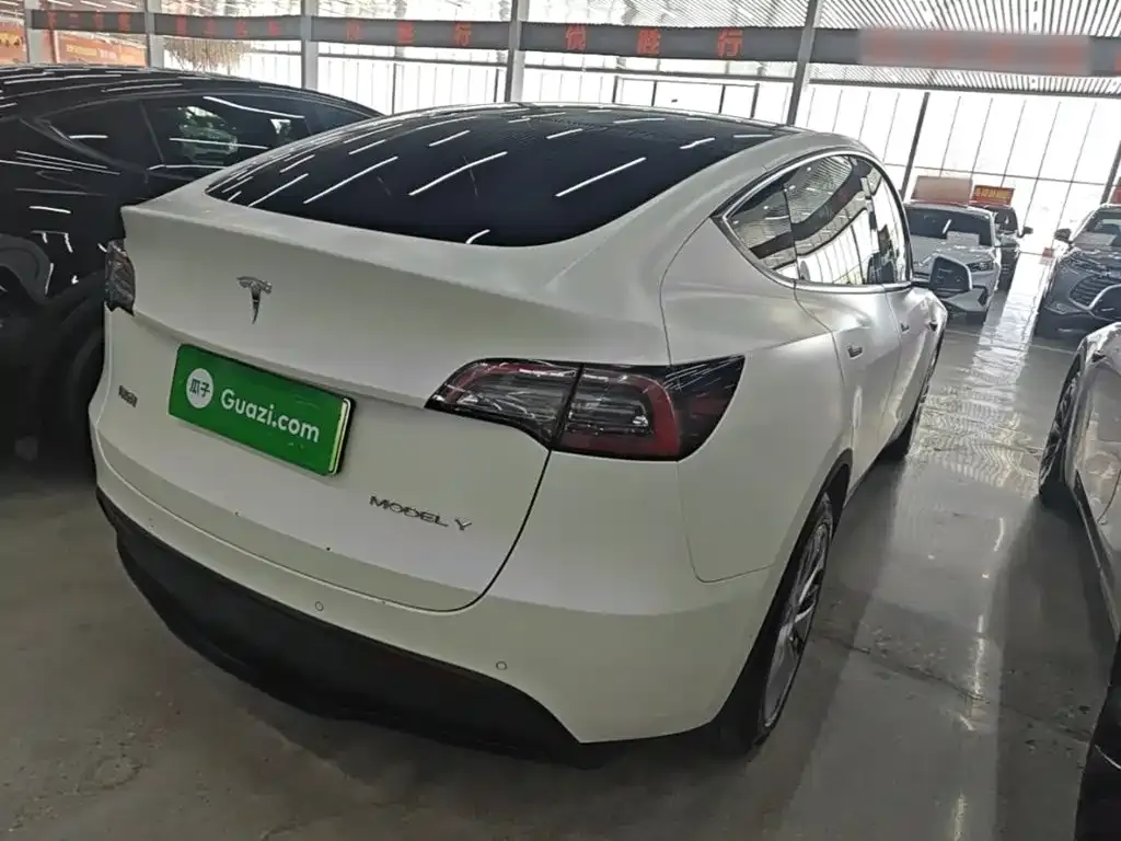 Tesla Model Y — фото 7