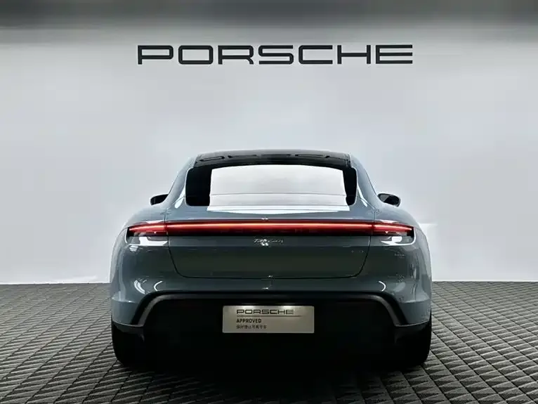 Porsche Taycan — фото 6