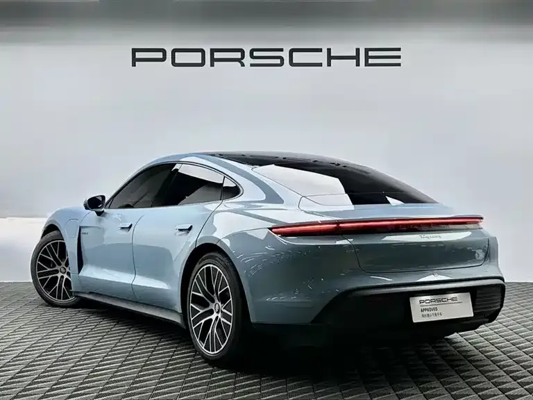Porsche Taycan — фото 10
