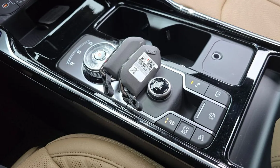 Kia Sorento — фото 9