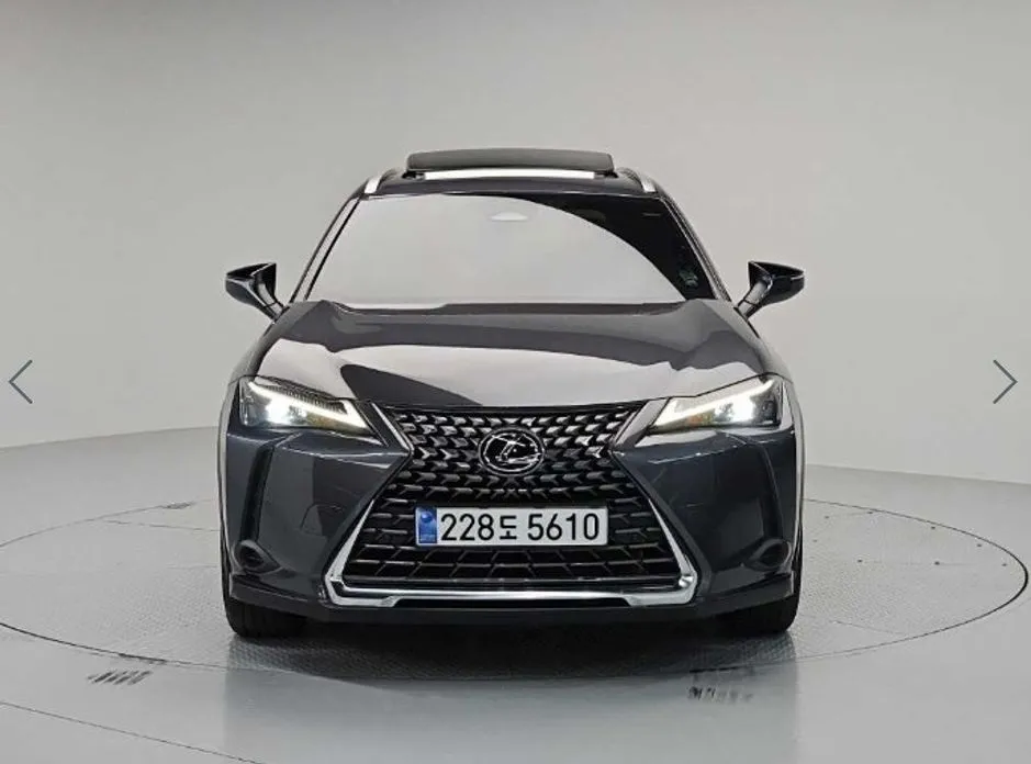 Lexus UX — фото 2