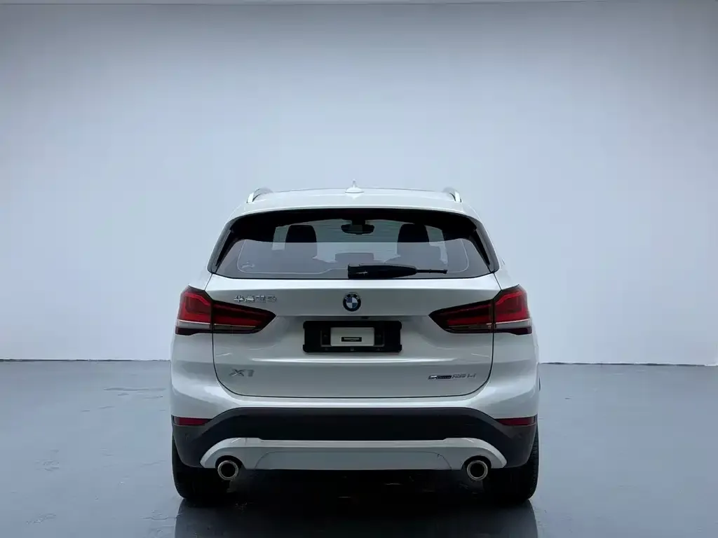 BMW X1 — фото 9