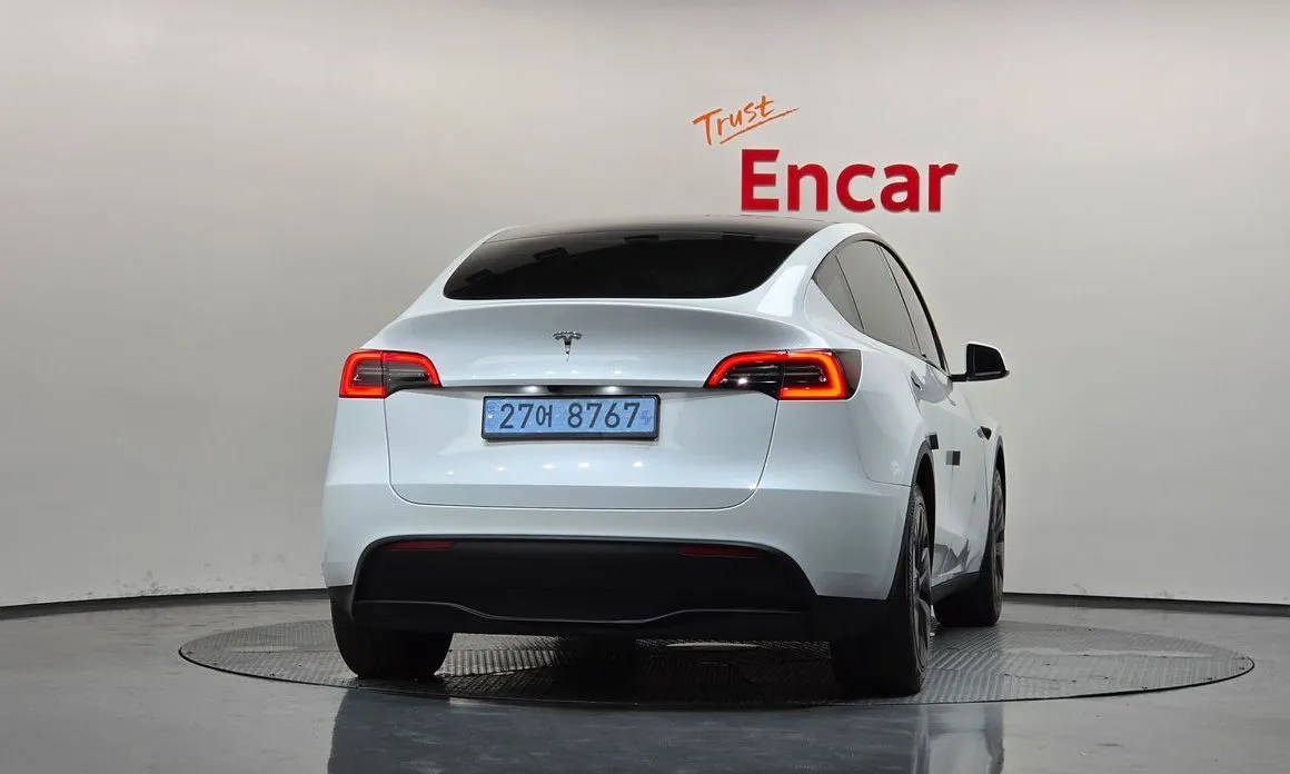 Tesla Model Y — фото 2
